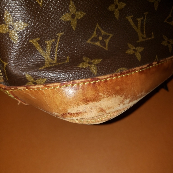 SOLD!!! authentic Louis Vuitton Monogram Alma - Picture 4 of 8
